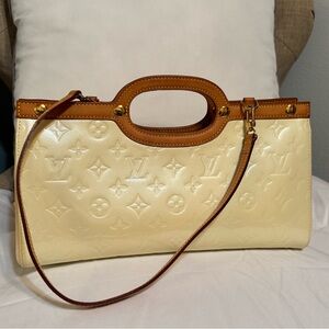 Louis Vuitton Roxbury Drive vernis bag with COA and dust bag
